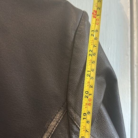 Leather jacket - Picture 16 of 16